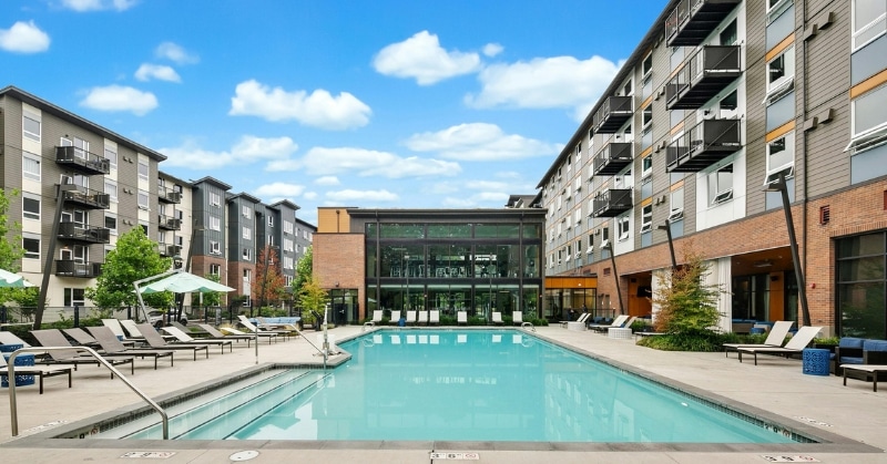 השפעת שינויים בשקל על השקעות נדל"ן בארה"ב