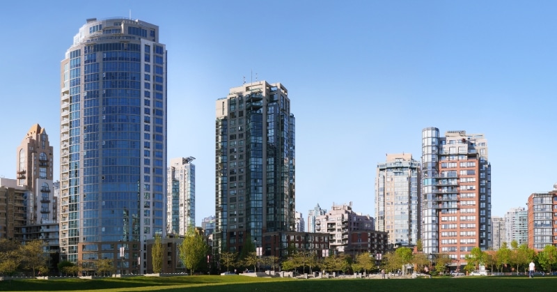 כמה מס צריך לשלם עבור השקעות נדל"ן בארה"ב